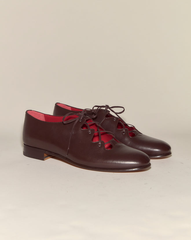The County Clare Shoes - Brown are Italian leather lace-up shoes in dark brown with red interiors, displayed on a light background.