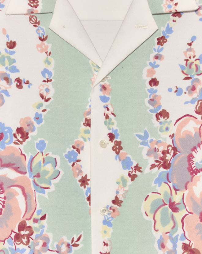 Close-up of the Pastel Bouquet Long Sleeve Shirt (L/XL), featuring a white collar and pastel floral print on a light green background for a charming, unique vintage style.