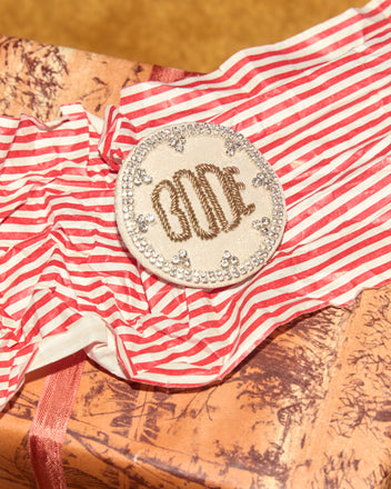 The Willow Brooch - White, a round 