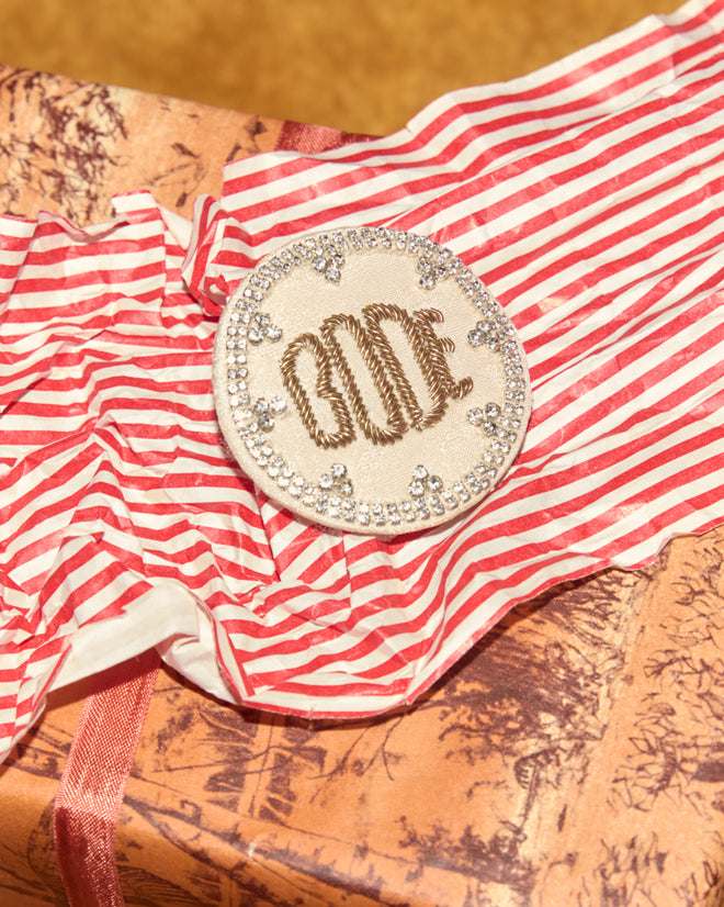 The Willow Brooch - White, a round 